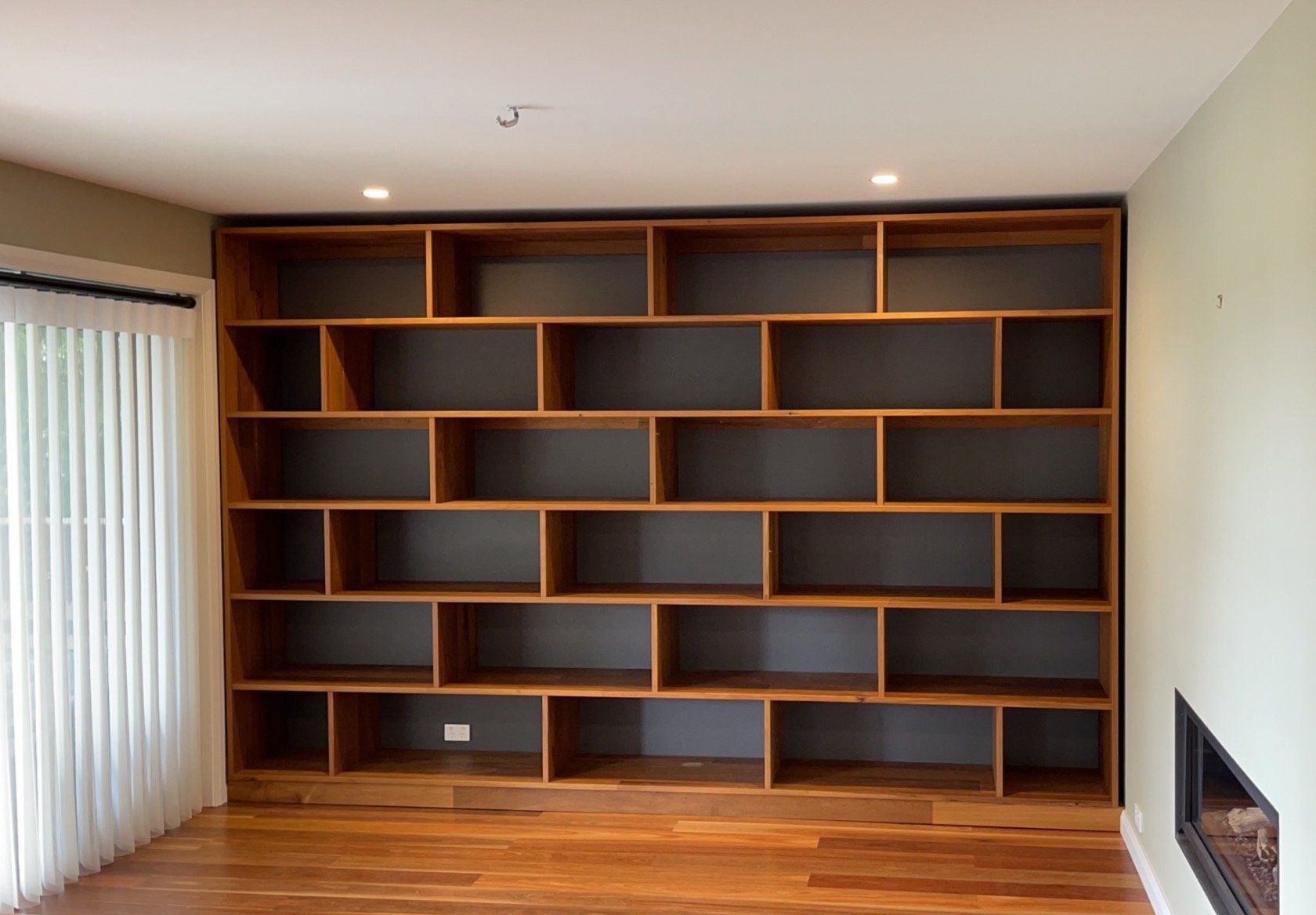 Built in Bookshelf Made From Recycled Teak CSIRO Benchtops br